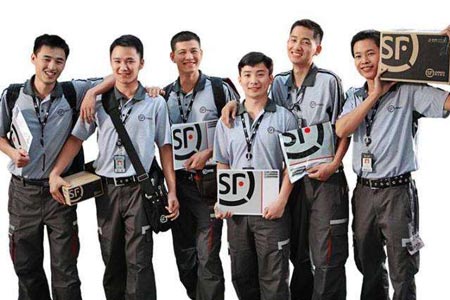 企業的定做工作服款式到底要不要經常更換？