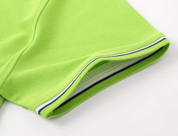 1898號時(shí)尚翻領(lǐng)短袖POLO衫定做之成衣袖口邊細(xì)節(jié)放大圖